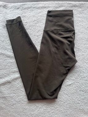 lululemon wunder train khaki green size 4 28" leggings athletic casual